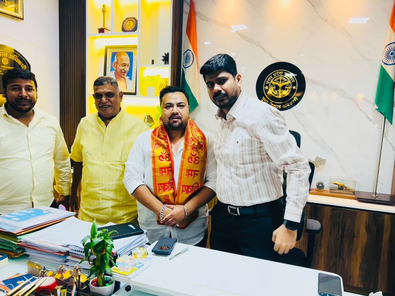 Cake cutting ceremony for Aman Vashishth at Nehru Yuva Kendra