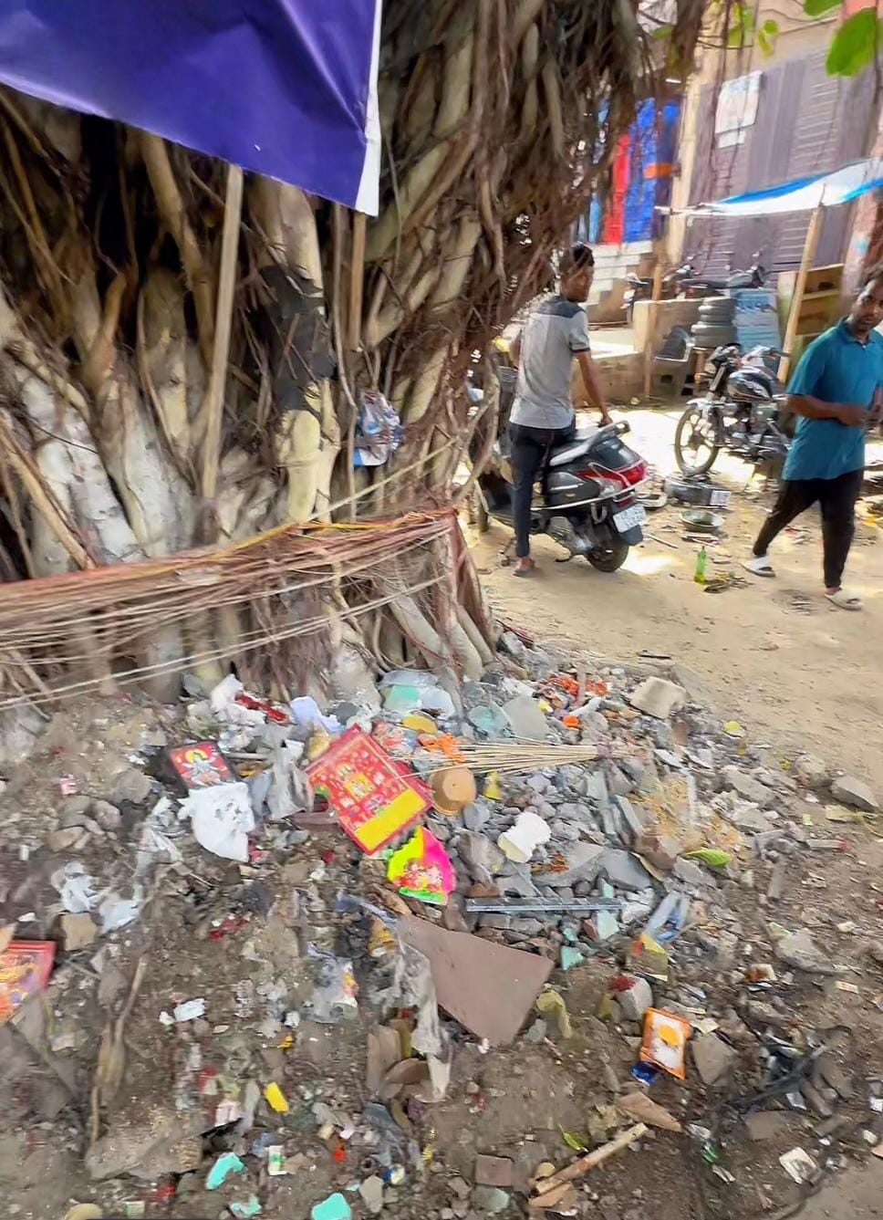Councillor appeals to shopkeepers to boycott polythene in Patel Nagar, Ghaziabad