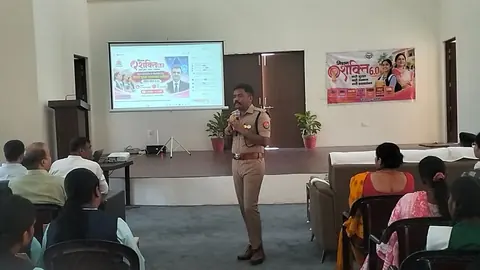 Amethi Girl Students Learn Cyber Safety, How to Avoid Digital Arrest Scams
