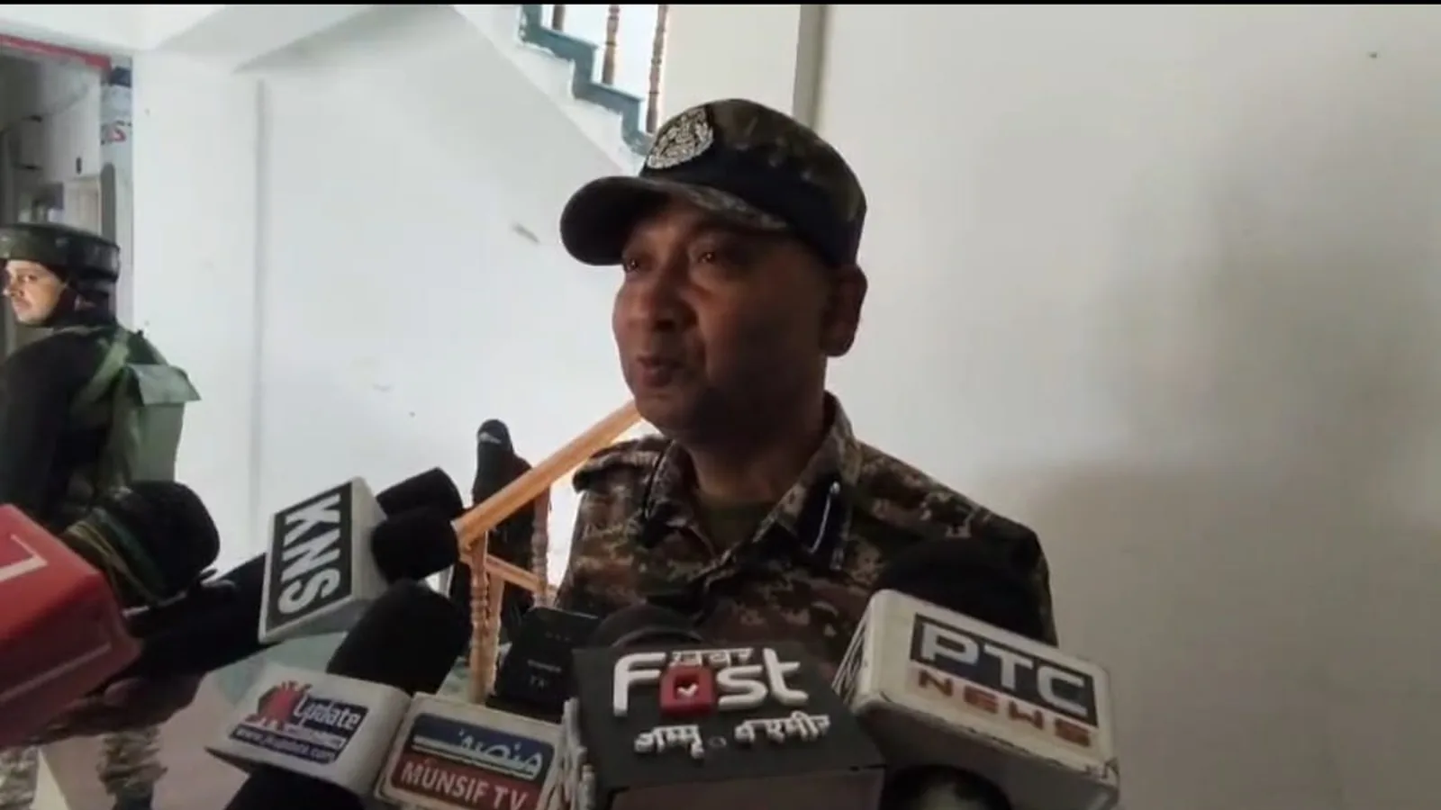 लरकीपोरा पॉलीटेक्निक कॉलेज में सीआरपीएफ की 40 बटालियन का नशामुक्ति कार्यक्रम