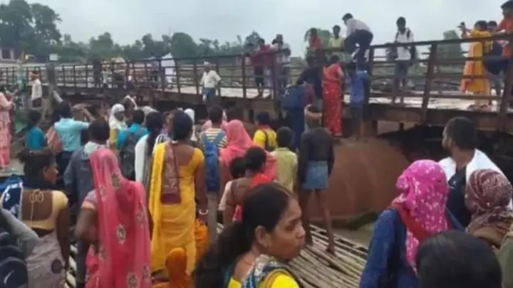 13 बच्चों की मौत के बाद वैशाली में राघोपुर सीओ हटाए गए