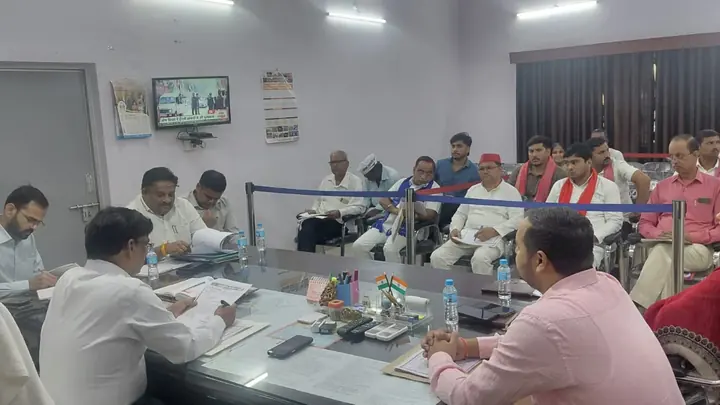 हाथरस में 12 नवंबर से वोटर लिस्ट का विशेष पुनरीक्षण शुरू