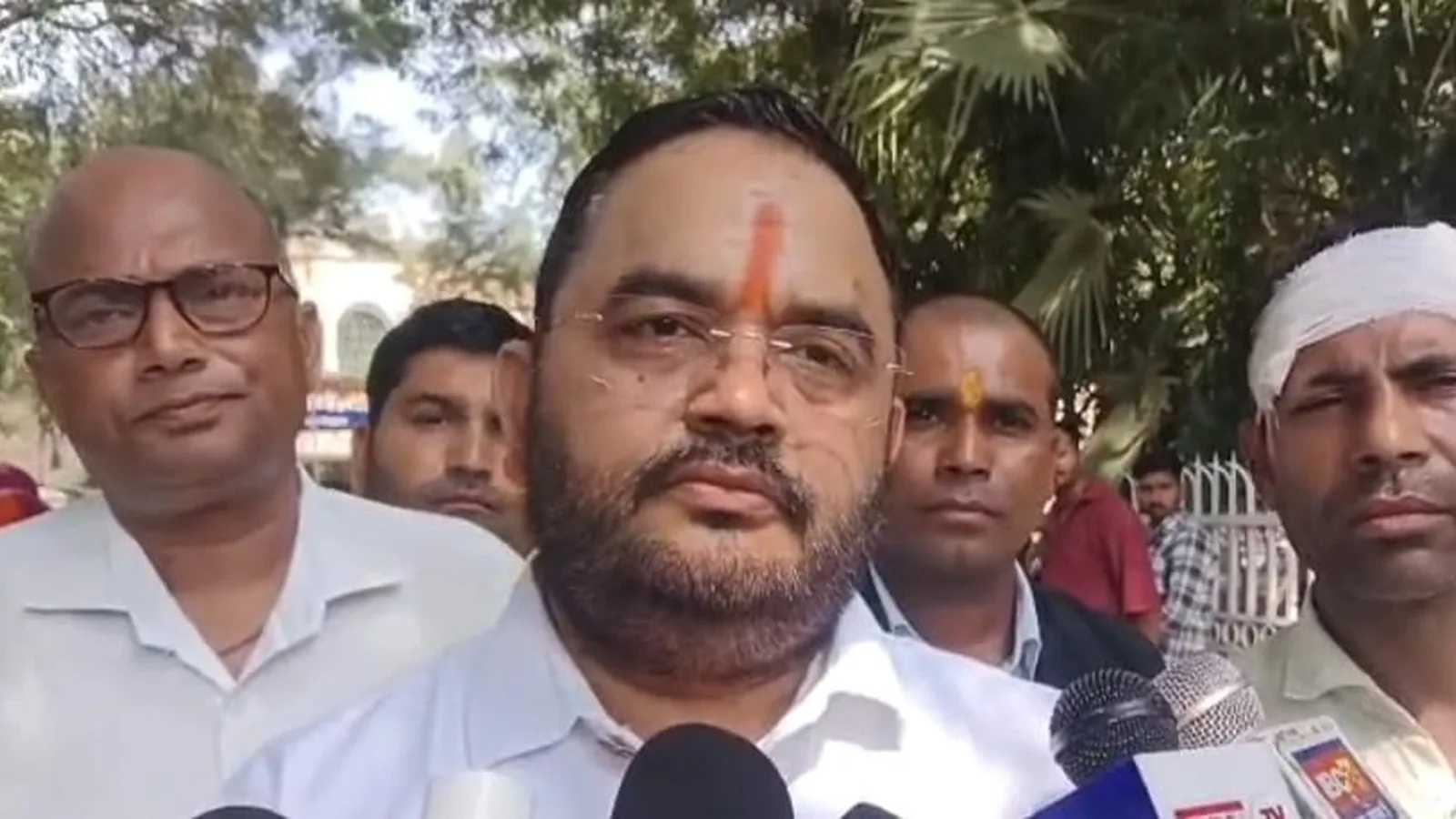 Hundreds of Kanpur Dehat lawyers claim rape case is fake, demand impartial probe