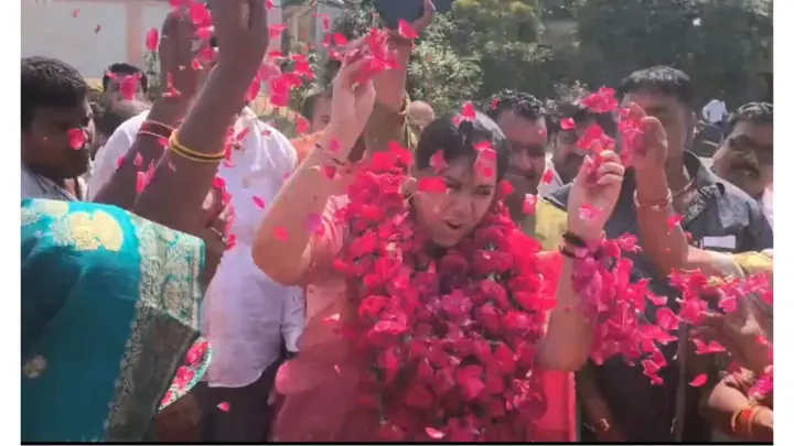 Former IAS Officer Divya Mittal Gets Grand Welcome From Vindhyachal Residents