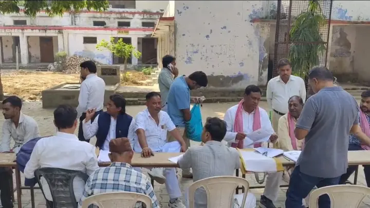 Ram Narayan Kake Conducts Booth Outreach, Appeals for More Votes in Hathras