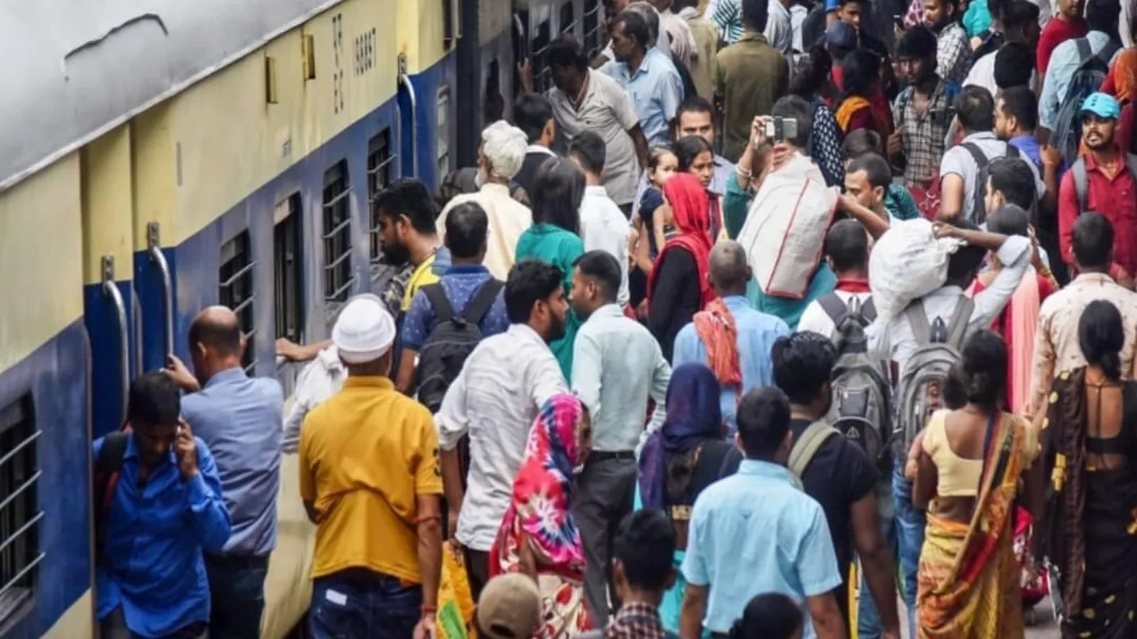 दिवाली-छठ से पहले बिहार के लिए 11 स्पेशल ट्रेनें, पंजाब से दो घोषित