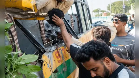 भोपाल में छात्रों से भरी बस डिवाइडर-खंभे से टकराई, 11 छात्र घायल