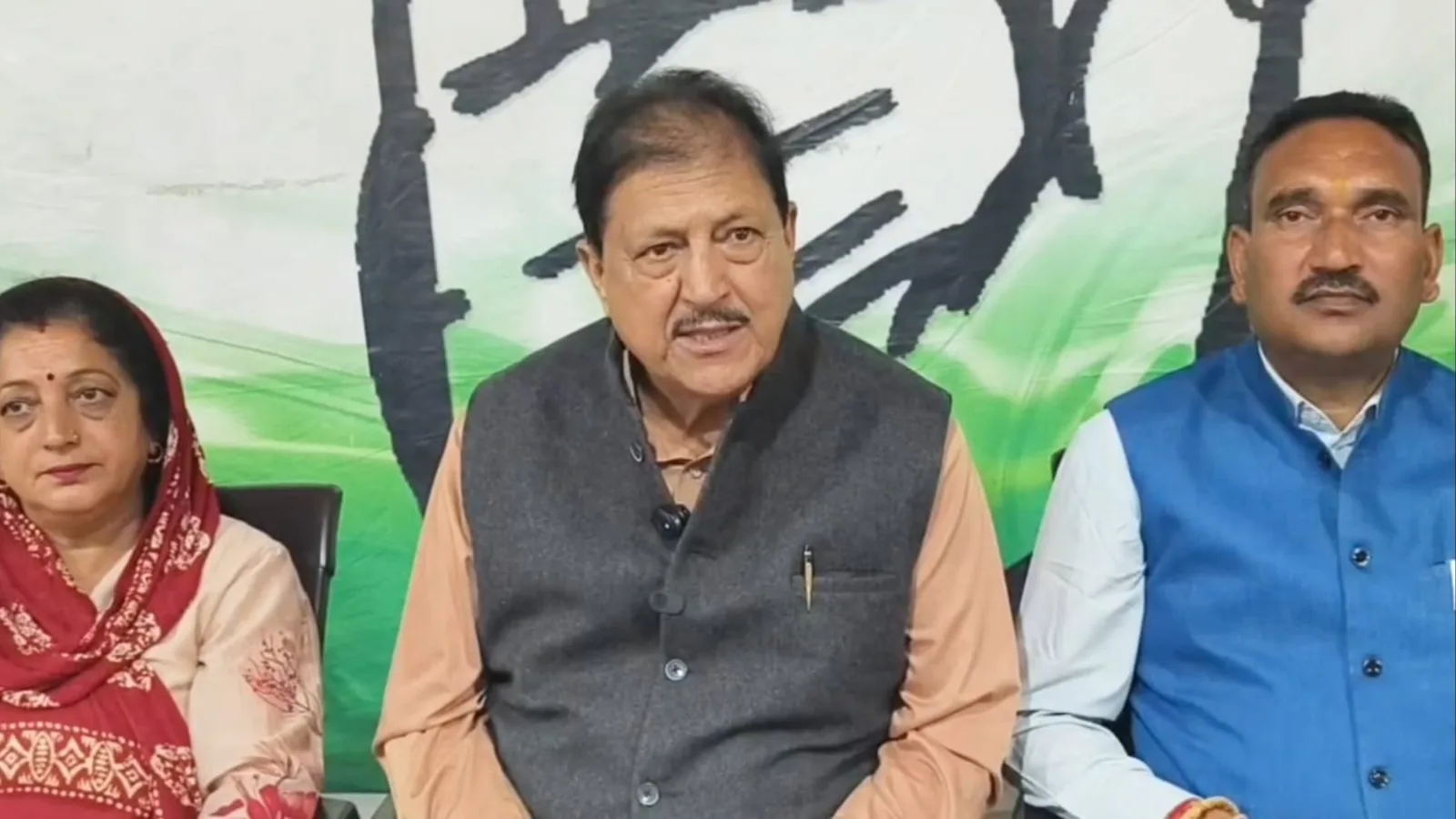 राहुल गांधी की हिरासत को कांग्रेस ने बताया लोकतंत्र के लिए खतरा