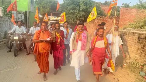 Hathras Temple’s 11-Kund Mahayagya Begins After 21-Km Parikrama