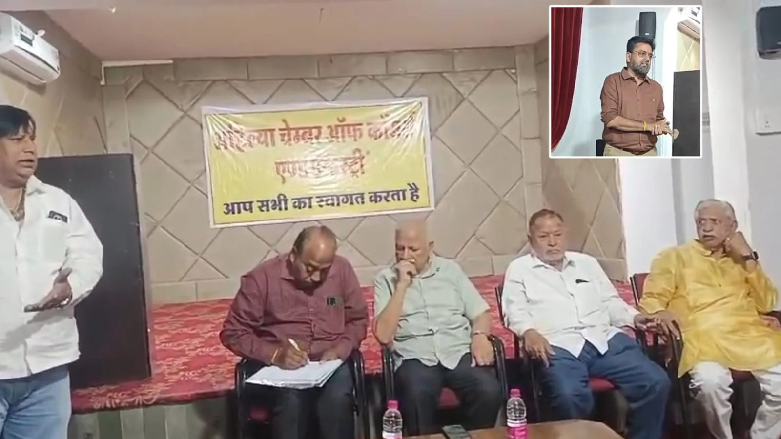 इंदौर के 125 व्यापारिक संगठनों ने तय किया, एमडीआर लगा तो हटाएंगे क्यूआर