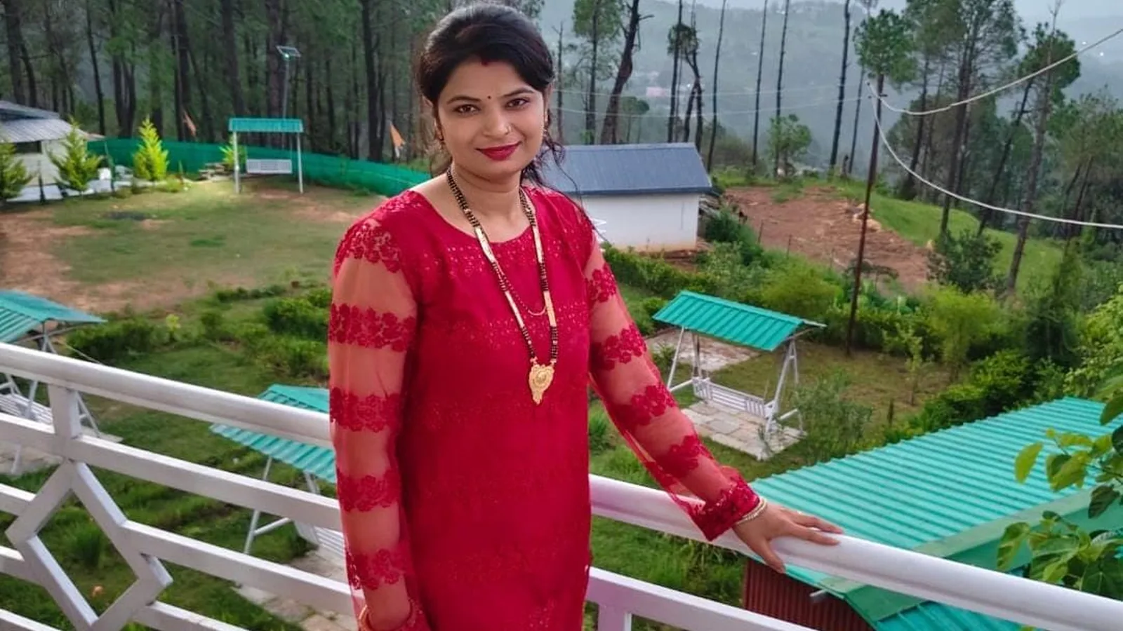 हाथरस में विवाहिता का शव फंदे पर मिला, दहेज हत्या का आरोप