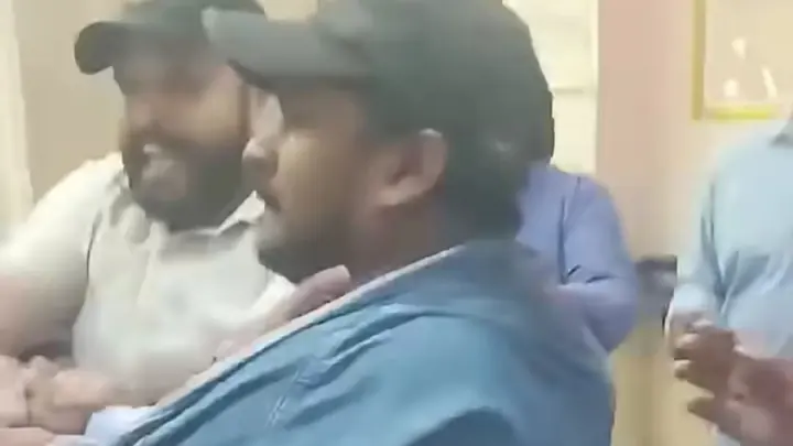 Deputy SS, driver clash at New Tundla Junction over duty dispute