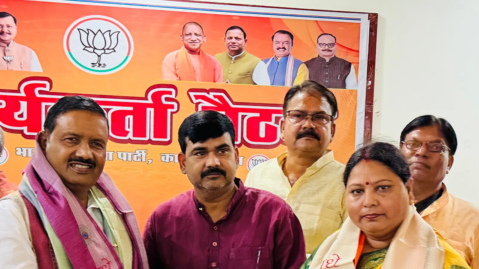 Block Chief Rajesh Shukla Meets BJP's Shankar Lal Lodhi in Kanpur Dehat