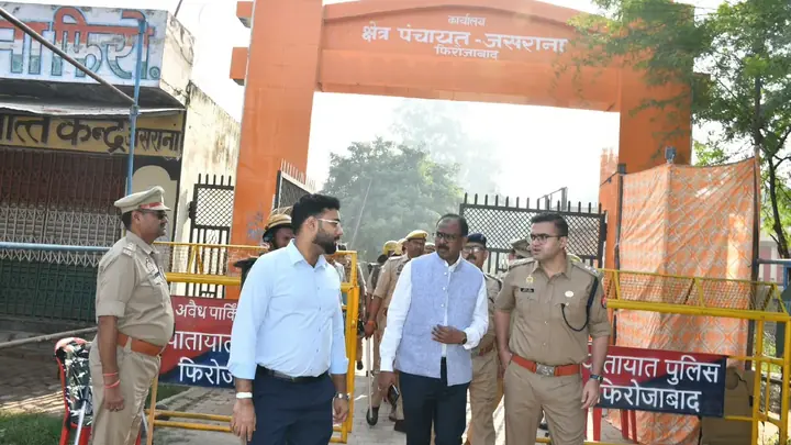 Firozabad DM, SSP Inspect All Polling Centres for Peaceful Council Election