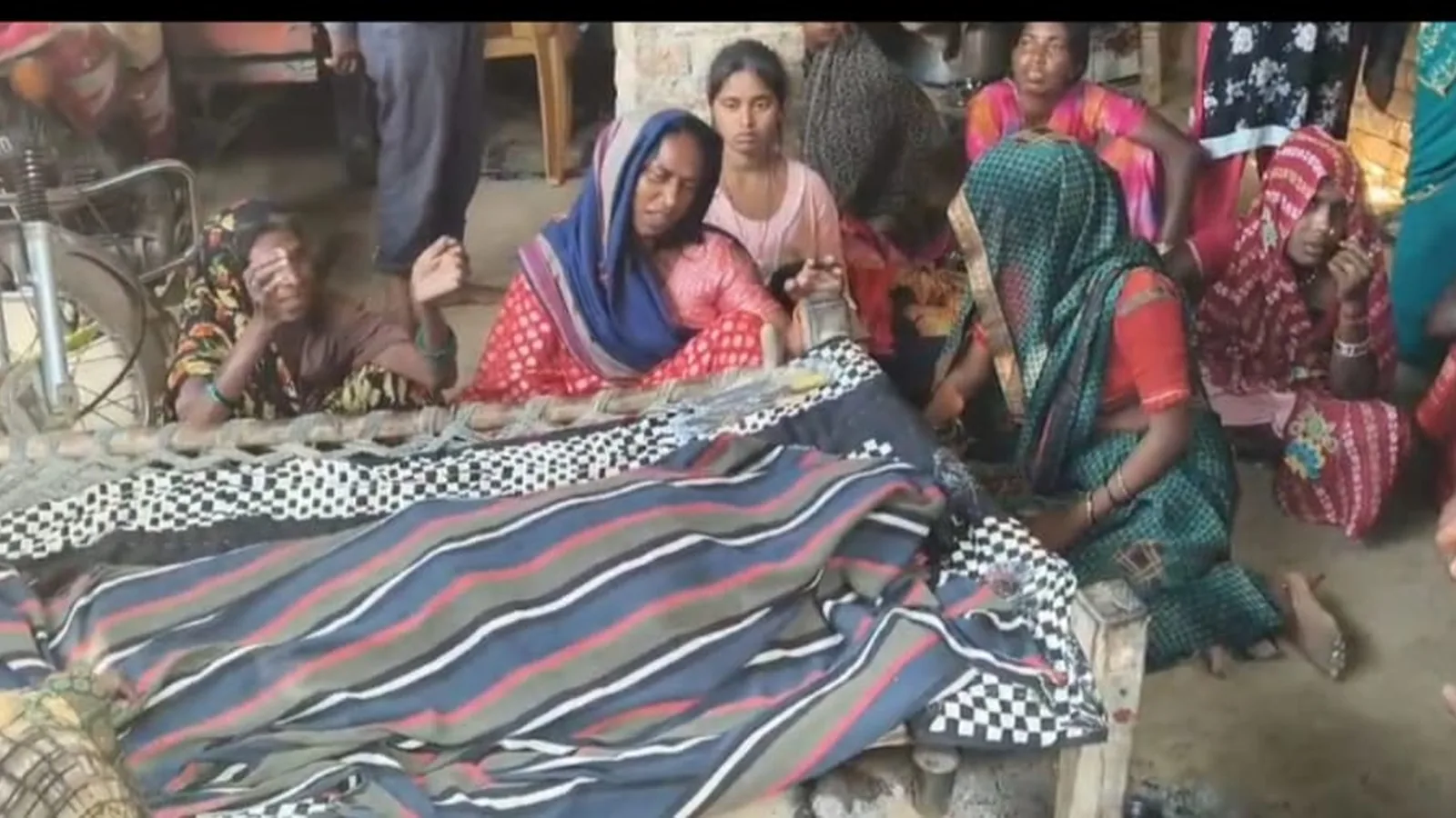 सांप के काटने से महिला की मौत, गांव में मचा कोहराम