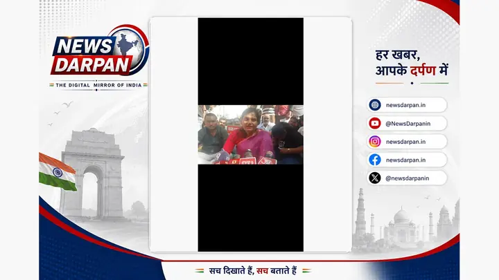 Firozabad Mayor Joins Sanitation Workers’ Protest, Promises To Stay Until Salaries Deposited