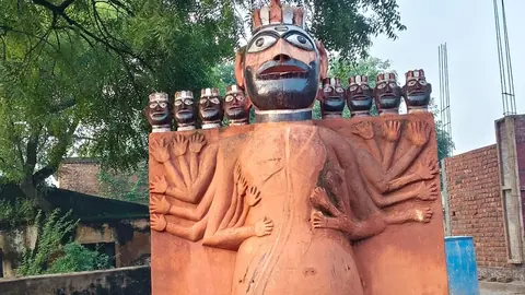 हमीरपुर के बिहूनी कलां में दशहरे पर रावण दहन नहीं, प्रतिमा की पूजा