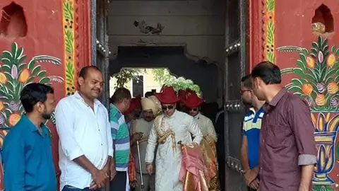 Jyotiraditya Scindia Follows 200-Year-Old Dussehra Tradition in Gwalior
