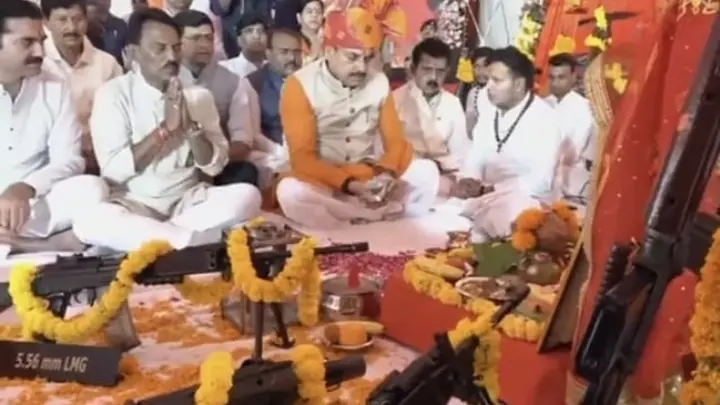 Madhya Pradesh CM Mohan Yadav Joins Dussehra Arms Worship in Indore