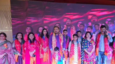 Thousands Attend Dandiya Festival Organised by Gonda School During Navratri