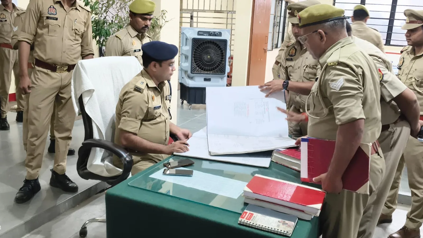 हमीरपुर में एएसपी ने थाने का निरीक्षण कर महिला सुरक्षा पर दिए निर्देश