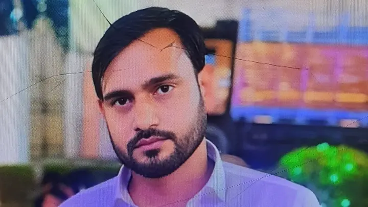 हाथरस में लोडर चालक का शव मिला, परिजनों ने हत्या का आरोप लगाया