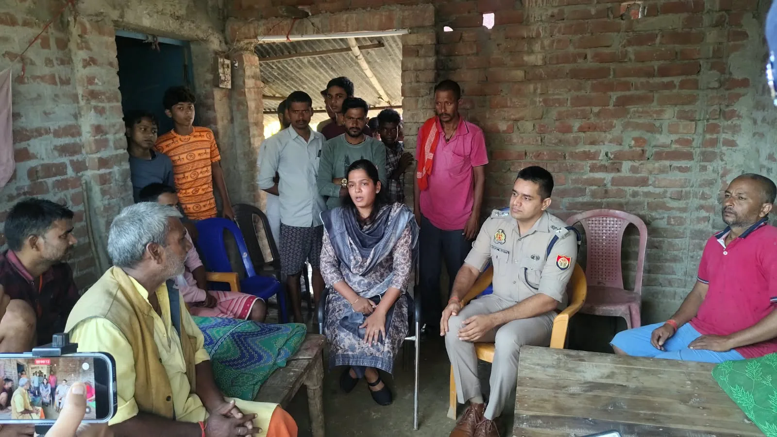 DM, SP Visit Families of Two Men Who Died of Electrocution in Shravasti