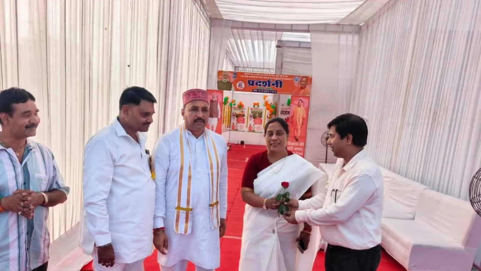 संभल-बहजोई में भाजपा सरकार की जनकल्याणकारी योजनाओं पर लगी प्रदर्शनी