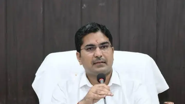 Sambhal DM Suspends DLRC Over Alleged Misuse of Office in Land Dispute