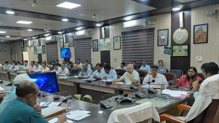 ADM Directs Pre-Monsoon Drain Cleaning, Improved Civic Services Across Urban Areas