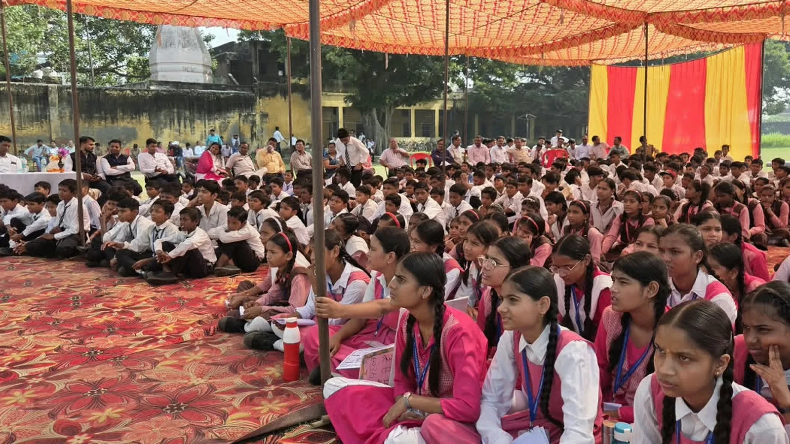 चंदौसी के बारहसैनी इंटर कॉलेज में गांधी-शास्त्री जयंती पर प्रभात फेरी, प्रतियोगिताएं
