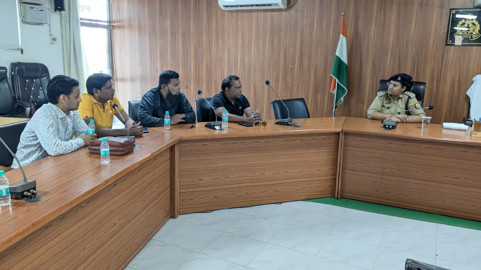 Sambhal Traders Raise E-Rickshaw Traffic, Security Issues At Police Meeting