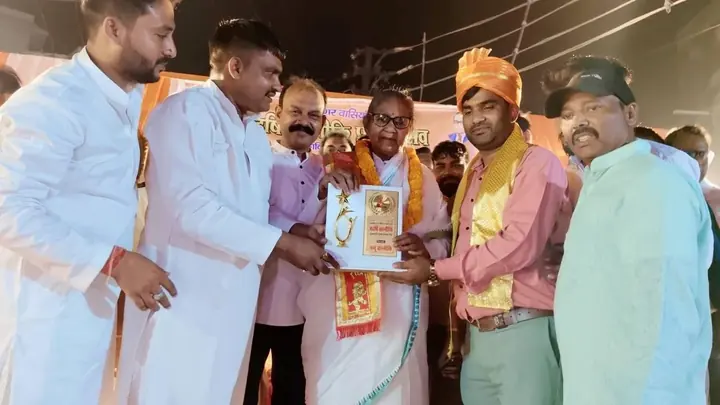 UP Minister Gulab Devi Inaugurates Valmiki Jayanti Procession in Chandausi