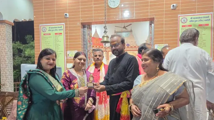 Sharadiya Navratri Mahotsav Concludes in Chandausi with Prize Distribution