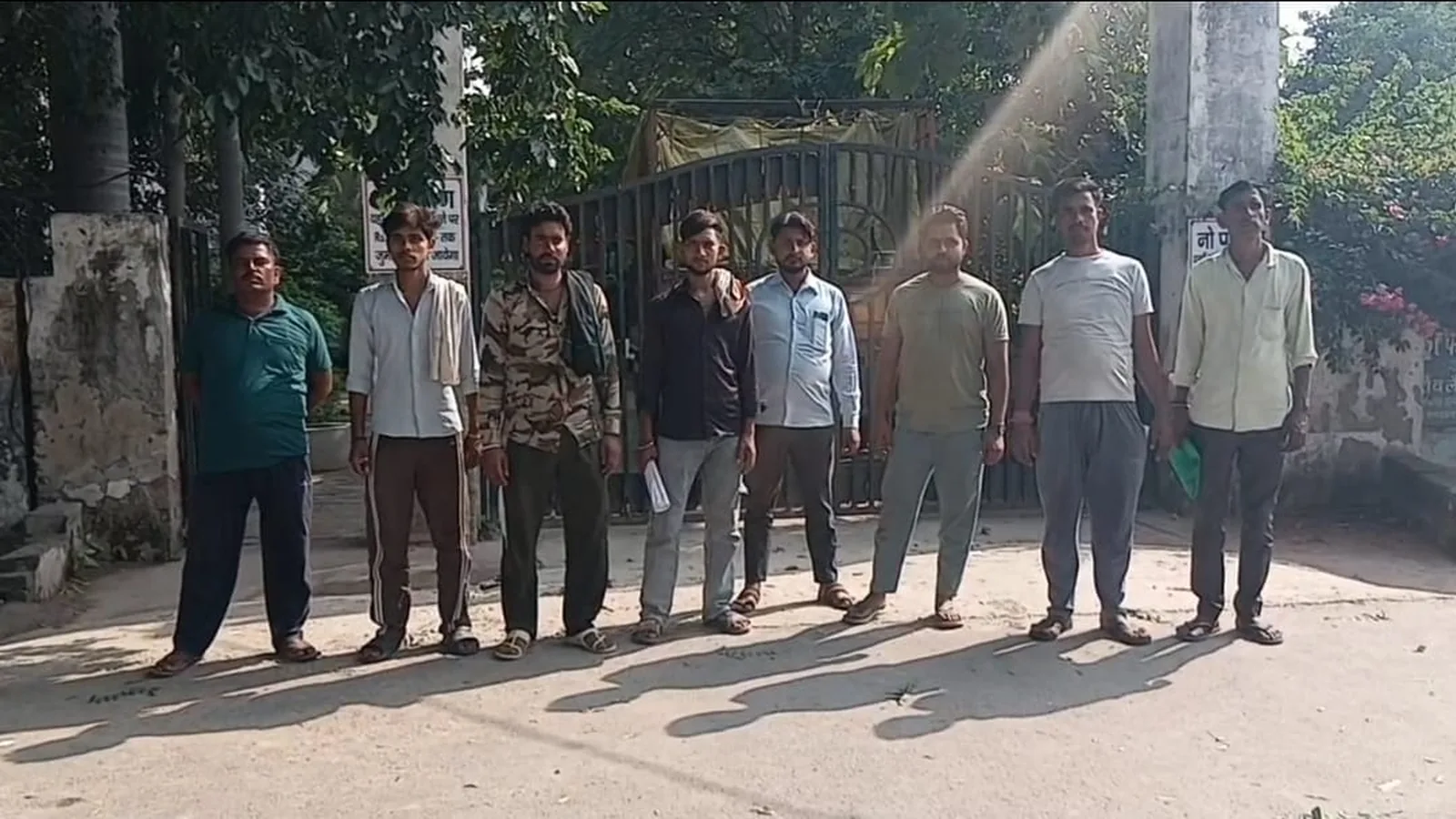 Hathras drivers allege arbitrary challans, bribe demands during overloading crackdown