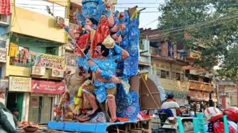 पटना में प्रतिमा विसर्जन के दौरान युवक की मौत, चाकू-गोली हमले की बात