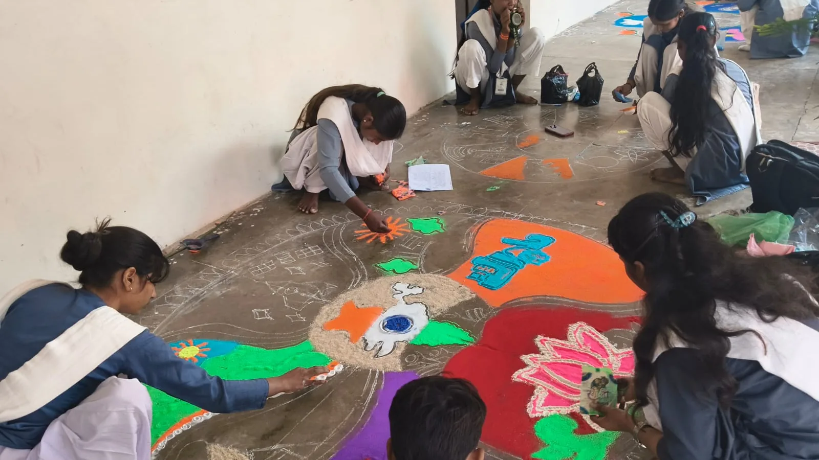 Gonda College Hosts Rangoli Competition on Gandhi Jayanti, Foundation Day