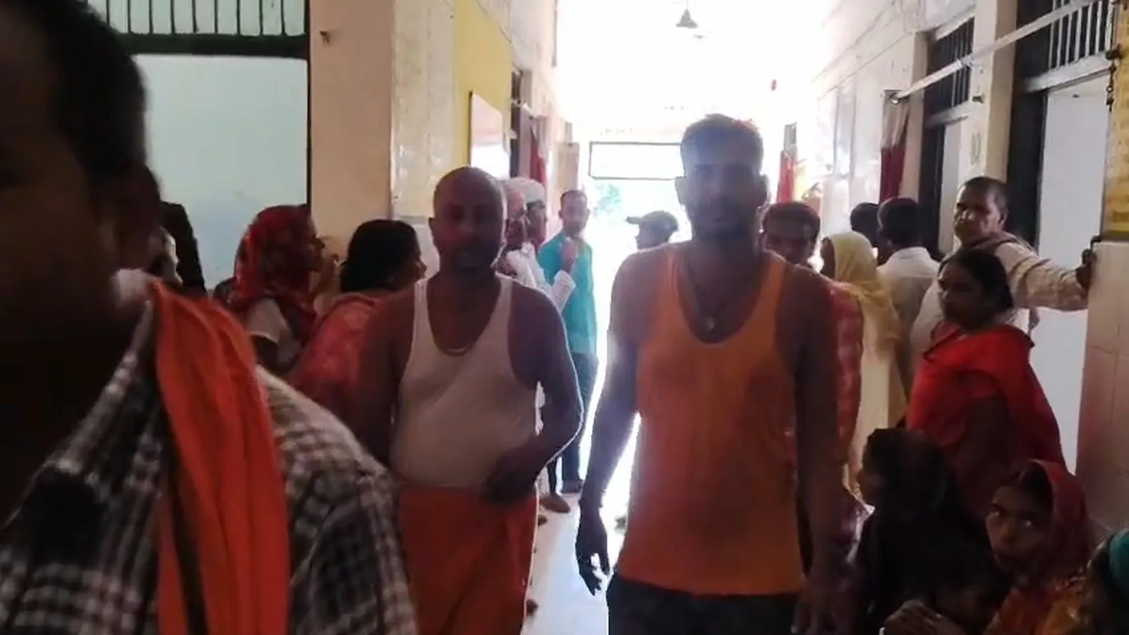 श्रावस्ती में 11 हजार वोल्ट का करंट लगने से दो ग्रामीणों की मौत