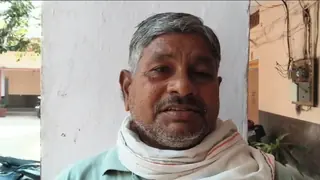 हाथरस: 15 साल पुराने हाट बाजार के स्थानांतरण के खिलाफ दुकानदार