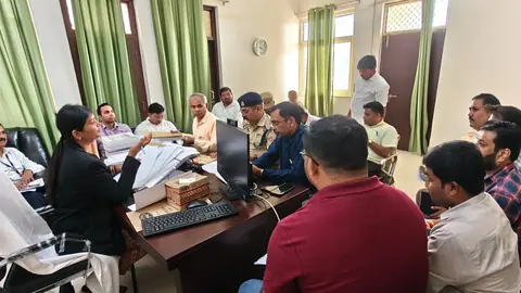 श्रावस्ती में 1 नवंबर के मेगा कैंप की तैयारियों की समीक्षा