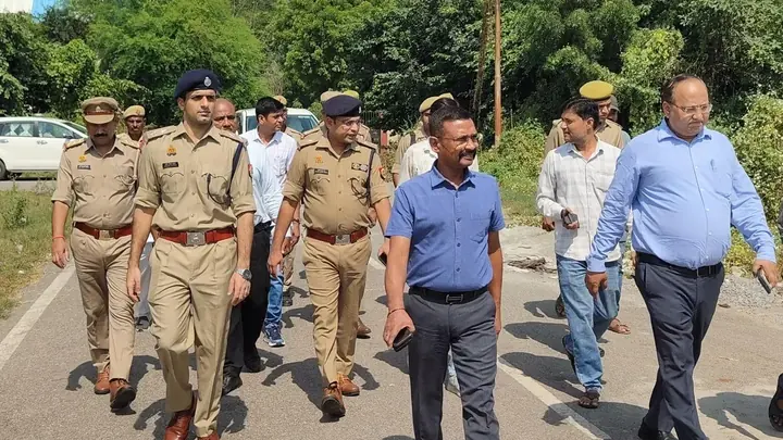 Hamirpur DM, SP Inspect Naveen Galla Mandi Ahead of Assembly Polls