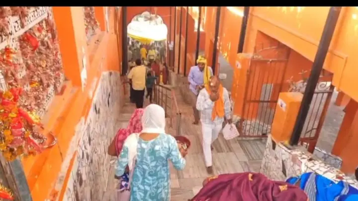Heavy Devotee Rush at Amethi Temples on Navratri’s Ninth Day