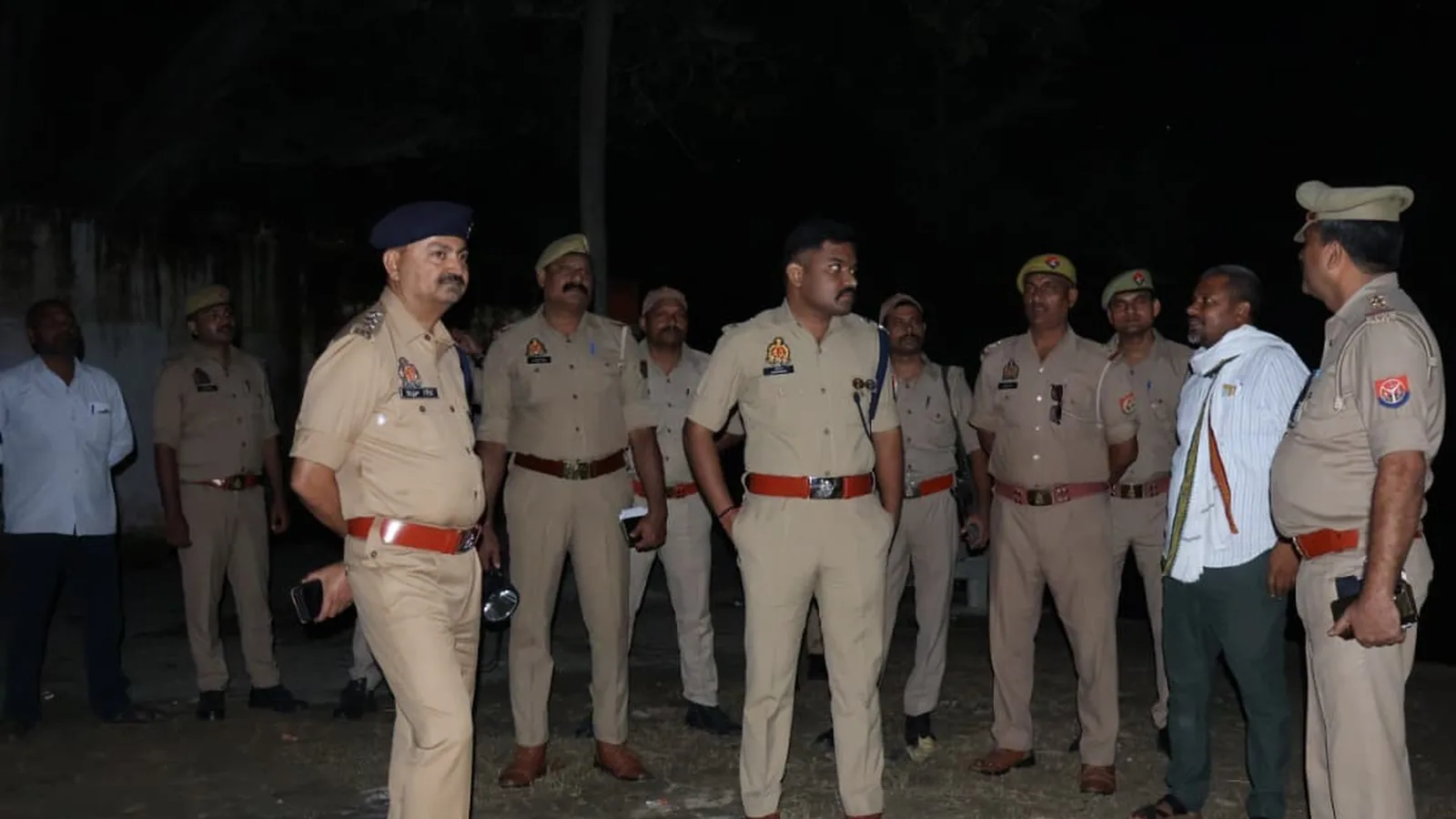 अमेठी में प्रतिमा विसर्जन की तैयारी, एसपी ने इसौली घाट का जायजा लिया