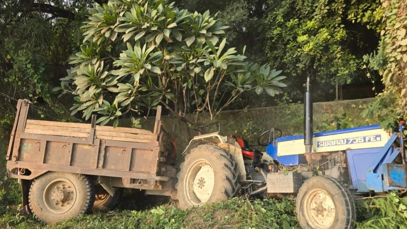 Sand-Laden Tractor-Trolley Overturns During Task Force Chase In Morena