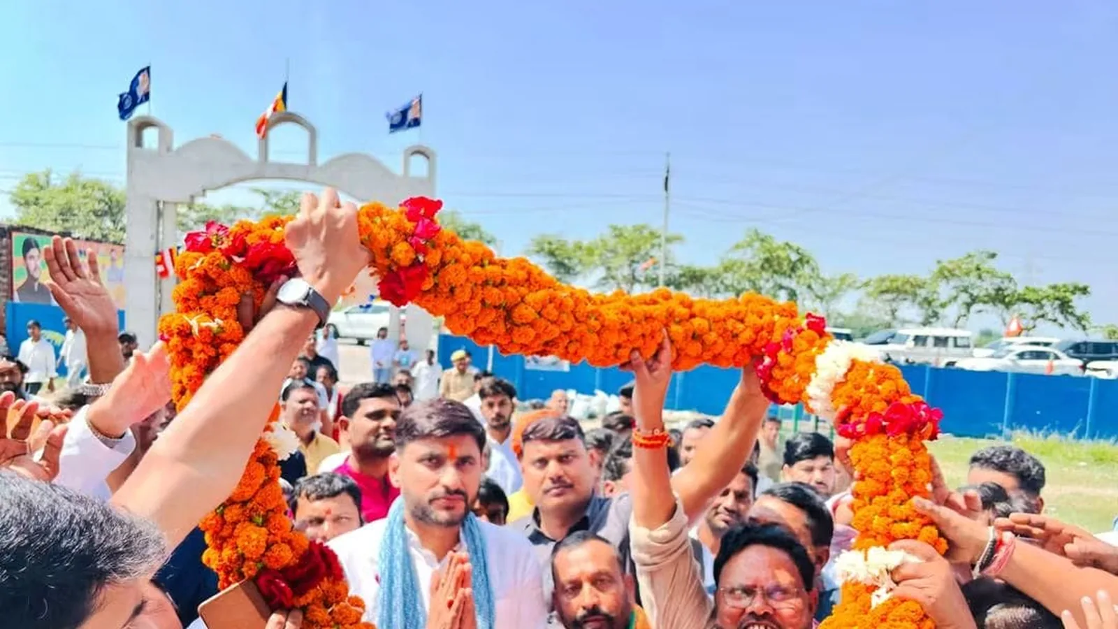 BJP’s Neeraj Singh Visits Raebareli, To Discuss MLC Poll Strategy