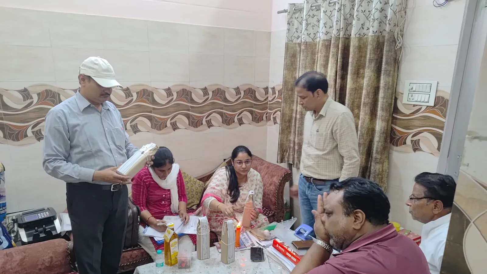 मुजफ्फरनगर में खाद्य विभाग ने कुट्टू आटे, सरसों तेल के नमूने लिए