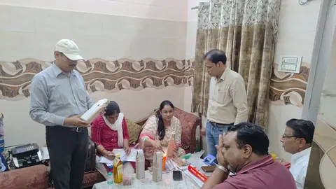 Ahead of Navratri, Muzaffarnagar Food Team Collects Flour, Mustard Oil Samples