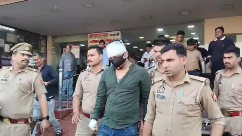 कानपुर में गैर-जमानती वारंटी अजय ठाकुर अस्पताल से गिरफ्तार, पूछताछ जारी