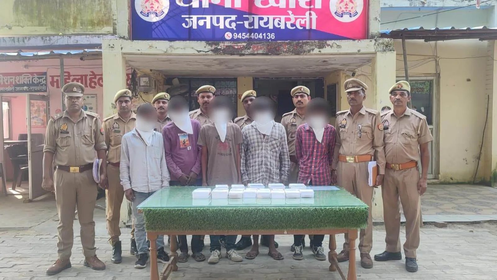 Raebareli Police Arrest Five Alleged Thieves, Recover Jewellery And ₹17,620