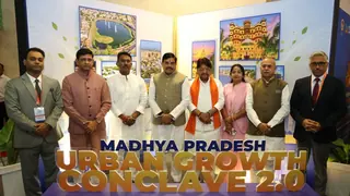 इंदौर में अर्बन ग्रोथ कॉन्क्लेव शुरू, सोलर राउंड टेबल में 20 से ज्यादा निवेशक जुटे